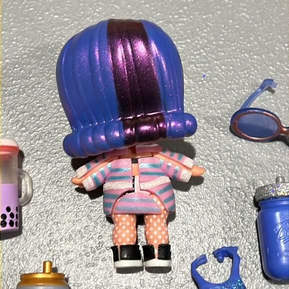 LOL Surprise doll with accessories - Picture 2 of 2